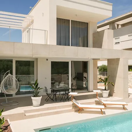 Villa Alta By Sthey *
